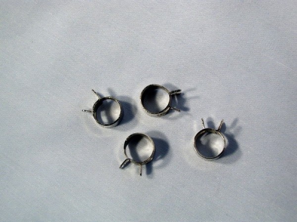 WATER TUBE CLIPS 4PK CM375-485