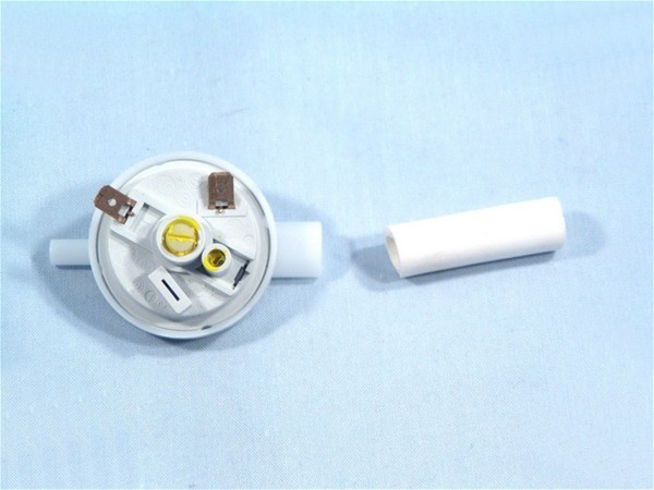 PRESSURE SWITCH + TUBE CM900