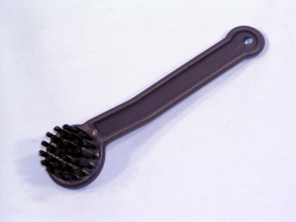 CLEANING BRUSH DK GREY JE810